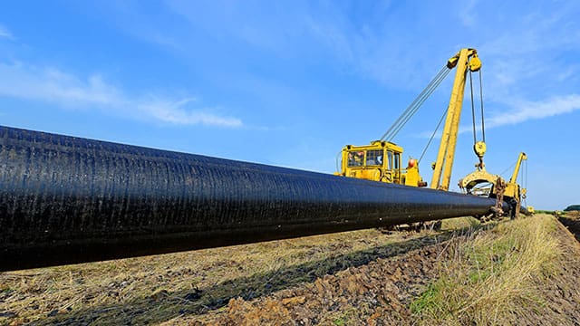 Canada energy exports and oil and gas are at risk as Trudeau energy policies leave the economy vulnerable to Trump tariff threats